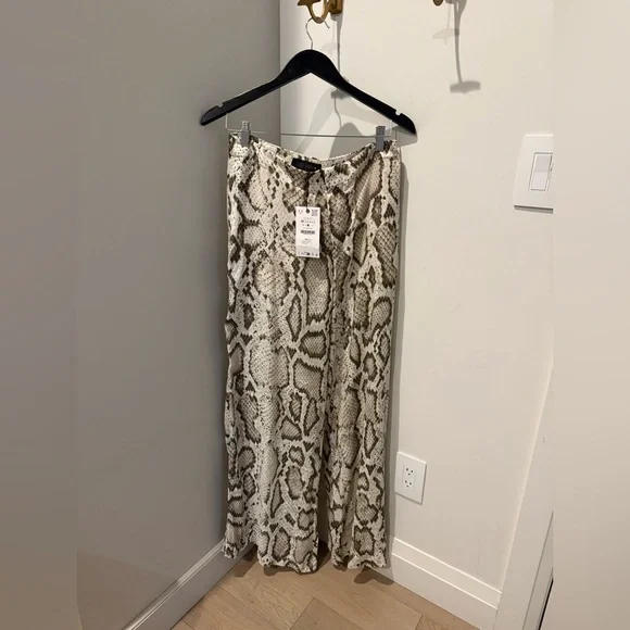 Zara - Wide leg flowy snake print trousers - Picture 3 of 5